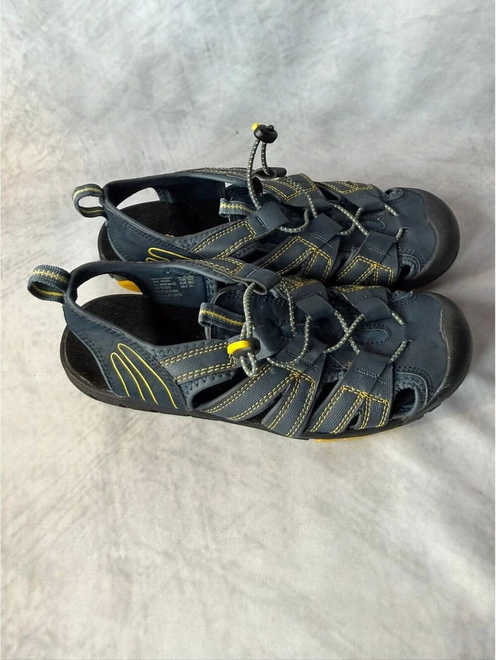 Ozark Trail Men’s Size 7 Blue Yellow Closed Toe Sport Water Hiking Sandals